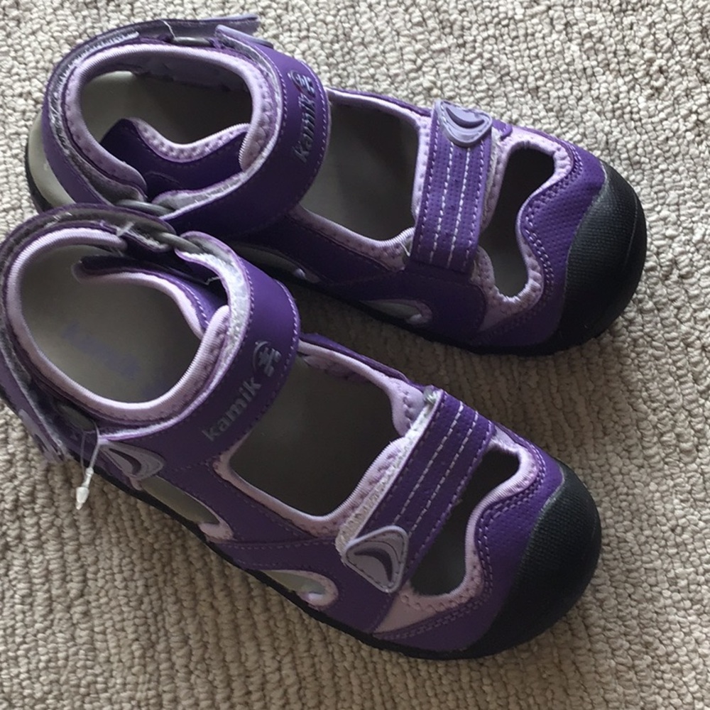 Kamik sandal size 2